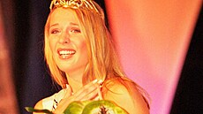 Diana Kobzanová jako vít�zka Miss �R 2001 (Brno, 8. dubna 2001)