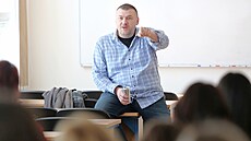 Spisovatel Frantiek Kotleta, vlastním jménem Leo Kya, besedoval se studenty...