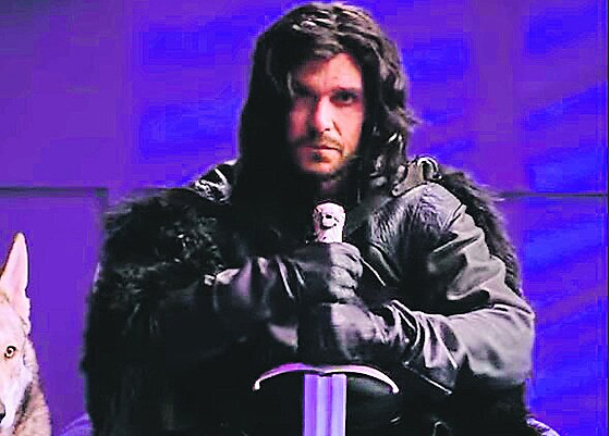 Leo Mare jako Jon Snow