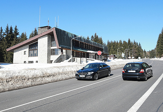 Bývalou celnici na hraniním pechodu Harrachov - Jakuszyce by mohl nahradit...