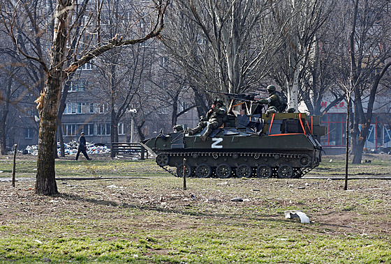 Písluníci proruských jednotek v Mariupolu na Ukrajin (30. bezna 2022)