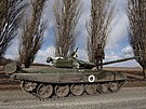 Ruský tank jako dalí lehká koist. (27. bezna 2022)