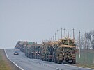 Ruský vojenský konvoj míí smrem k Donbasu. Podle analytik pouívají Rusové...