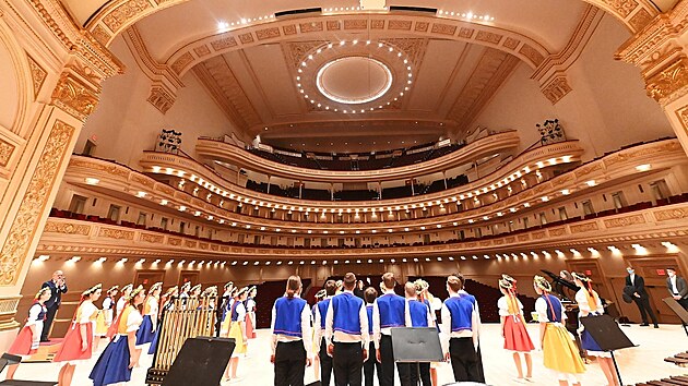 Karvinsk sbor Permonk zskal na newyorsk pehldce Sounds of Spring International Music Festival konan ve slavn koncertn sni Carnegie Hall nejvy ocenn  zlatou medaili.