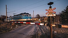 Starý železniční přejezd v Heřmaničkách.