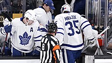 Petr Mrázek odchází do atny Toronto Maple Leafs po zranní v zápase s Boston...