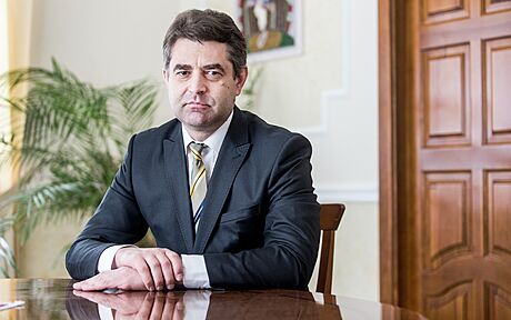 Ukrajinský velvyslanec v R Jevhen Perebyjnis