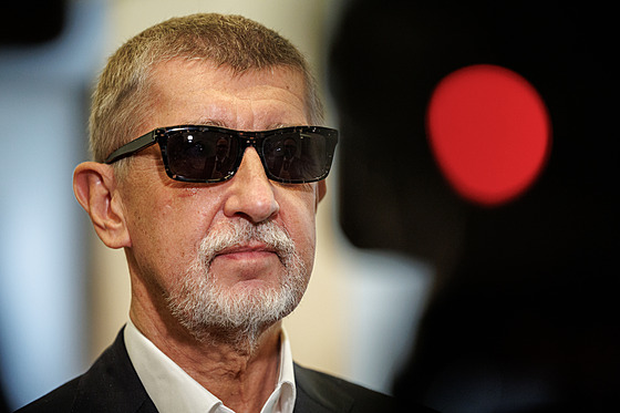 Andrej Babi se ukázal ve Snmovn na tiskové konferenci stínové vlády....