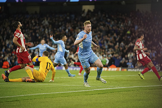 Kevin De Bruyne (Manchester City) slaví gól v Lize mistrů proti Atlétiku Madrid.