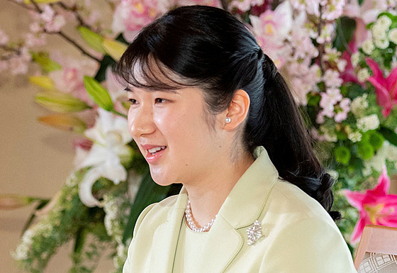 Japonská princezna Aiko na své první tiskové konferenci coby nová dosplá...