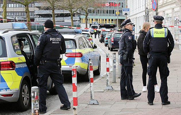 Dva mrtví po střelbě v Hamburku. Policie se domnívá, že šlo o rozšířenou sebevraždu