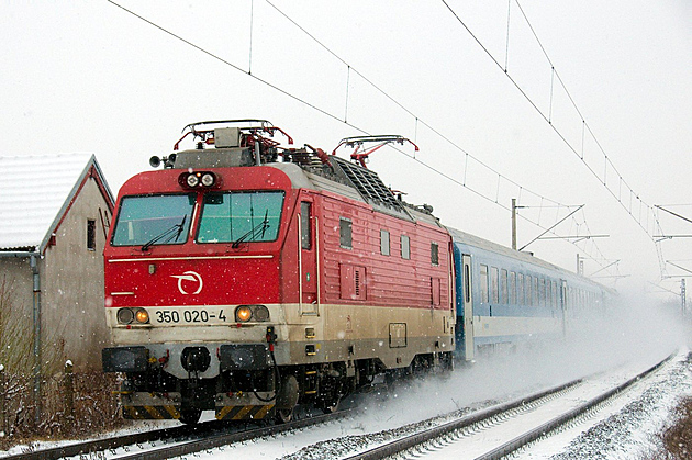 Silná Gorila byla první dvousystémová elektrická lokomotiva ČSD