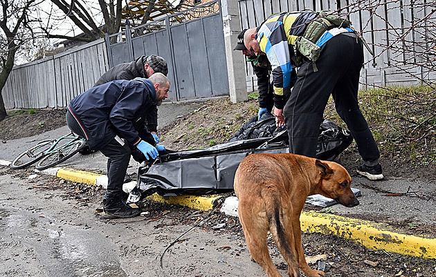 Rusové o zabíjení v Buči mluvili přes vysílačky, Německo rozhovory zachytilo