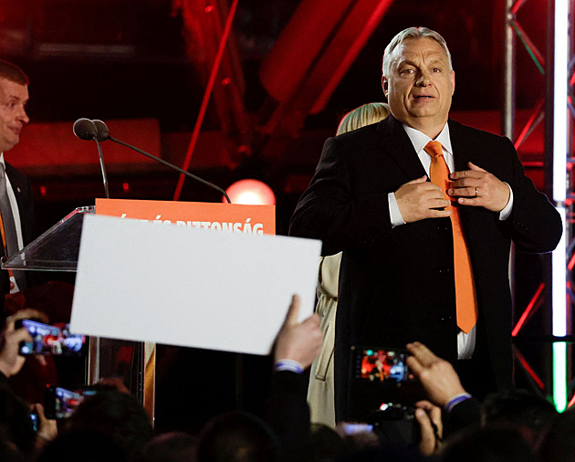 Orbán zve Putina na mírová jednání. Žijeme v éře manipulací, řekl k Buči