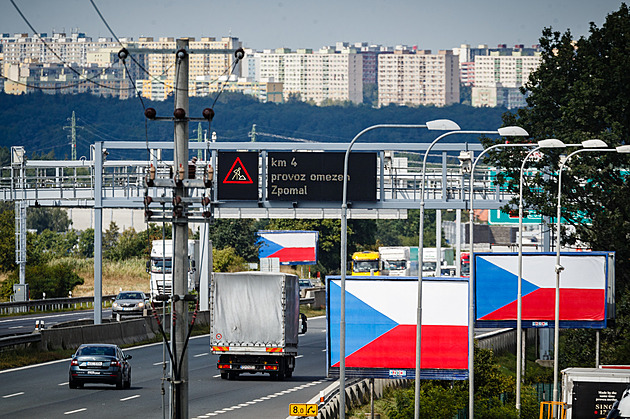 Ze silnic byly odstraněny už tisíce billboardů, na pražském okruhu však zůstanou