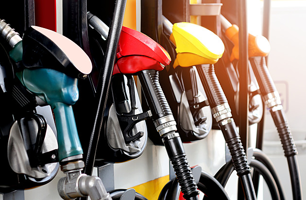 Srovnání cen paliva. Češi připlácejí za benzin víc než celá Evropa