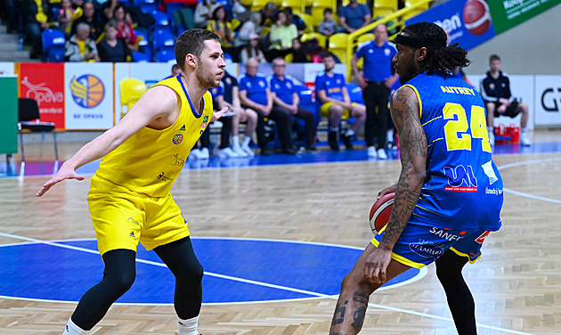 Opavští basketbalisté čekají na soupeře, Ostrava se chystá na USK