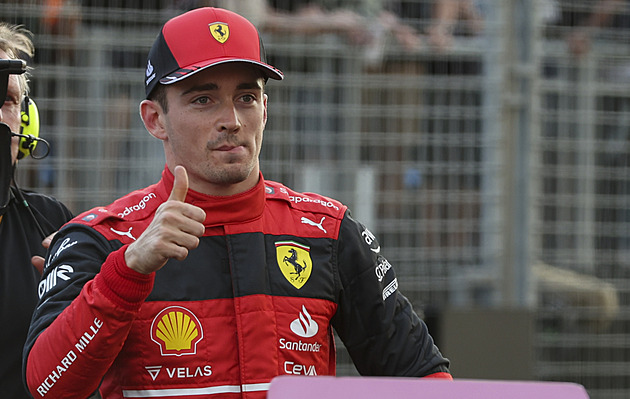 Během kvalifikace v Melbourne se bouralo, kraloval Leclerc před Verstappenem