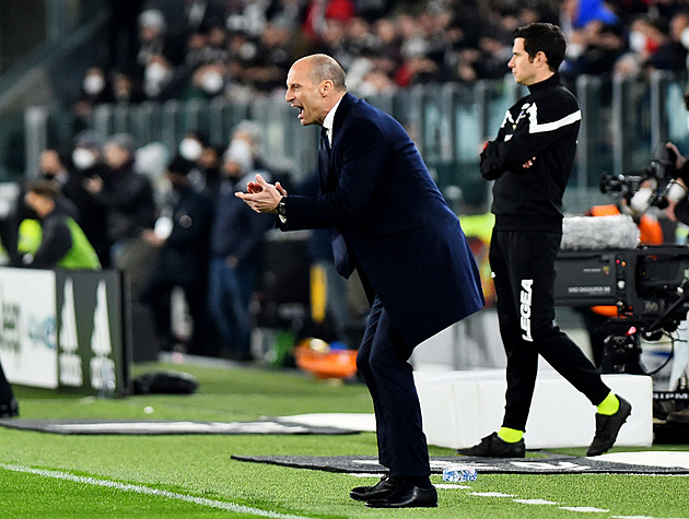 Juventus je odříznutý z boje o titul, řekl po porážce s Interem kouč Allegri