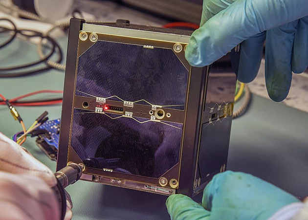 Pád na povrch Měsíce i staronová vesmírná cestovka. Rok 2023 v kosmu