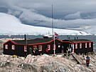 Britská památková charita UK Antarctic Heritage Trust provozuje v Port Lockroy...