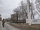 Ukrajintí vojáci prochází oblast v okolí jaderné elektrárny ernobyl. (5....