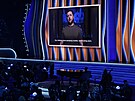 Volodymyr Zelenskyj hovoí k publiku na Grammy