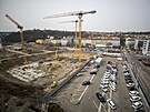 Výstavba nových bytových a kanceláských budov Smíchov City mezi oblastí Na...