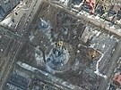 Satelitní snímky Bue ukazují píkop na míst, kde se nael masový hrob. (10....