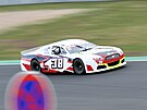 Tým Buggyra testuje na mosteckém okruhu vz série NASCAR.