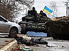 Ukrajintí vojáci po osvobození msta Bua v Kyjevské oblasti  (2. dubna 2022)