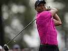 Tiger Woods bhem prvního dne turnaje Masters v August.