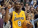 Kobe Bryant z Los Angeles Lakers se raduje bhem play off 2002.