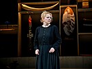 Nrodn divadlo Brno nazkouelo apkovu hru Matka. Matku ztvrn Tereza...