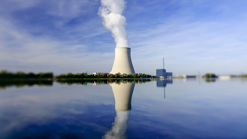 Isarská jaderná elektrárna leí 14 kilometr od msta Landshut v Nmecku