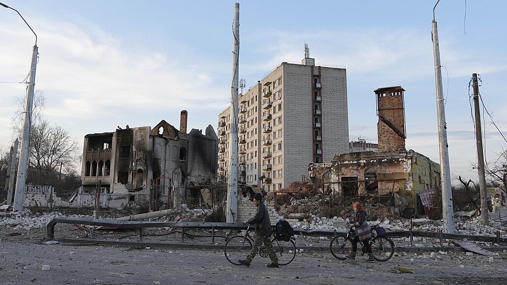 Bytové domy po ostelování v ernihivu na Ukrajin (7. dubna 2022)