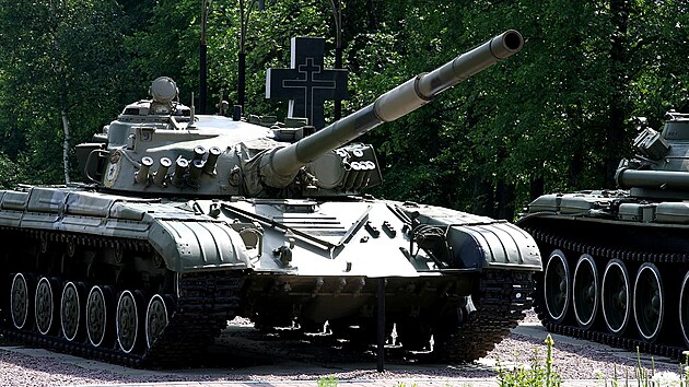 T-64A byla prakticky prvn skuten velkosriov verze tohoto typu. Disponovala u 125mm kannem, ale stle jet napklad optickm, nikoli laserovm dlkomrem.