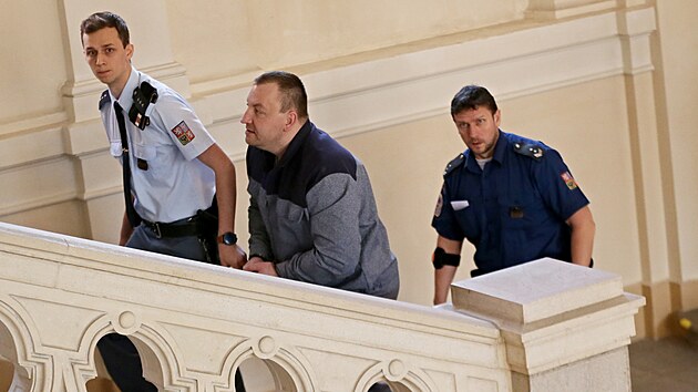 Ji Plenk u odvolacho Krajskho soudu v Brn v kauze kivho obvinn prostjovskch policist.