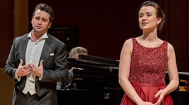 Lada Bo�kov� a Xabier Anduaga na koncert� v Rudolfinu