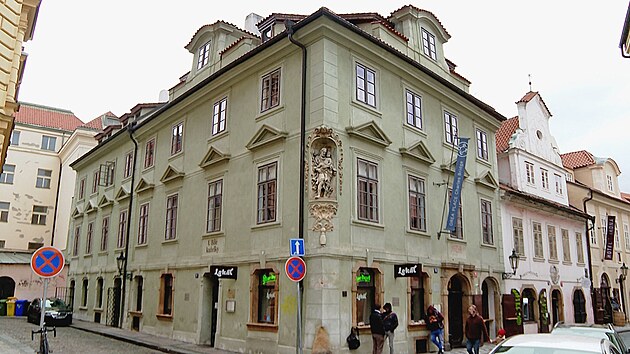 Samoobslun hotel najdete v blzkosti Karlova mostu.