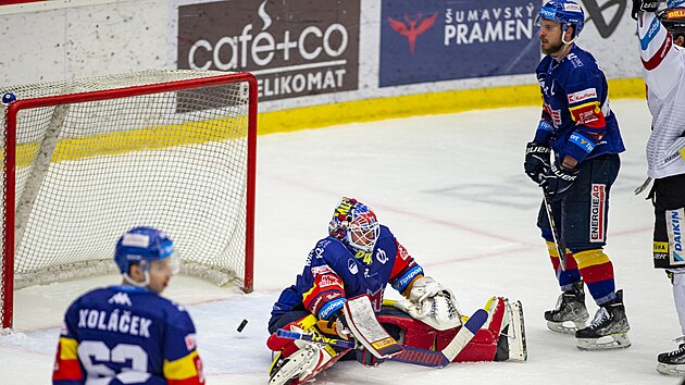 tvrt zpas semifinle play off hokejov extraligy: HC Motor esk Budjovice - HC Sparta Praha.  Prvn gl Sparty, brank eskch Budjovic Dominik Hrachovina