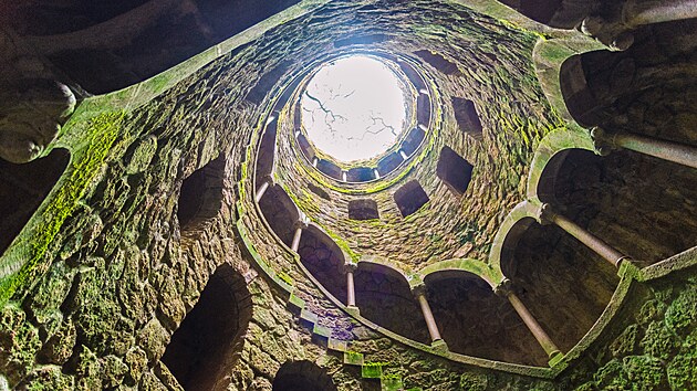 Tento labyrint v Sinte najdete pod nzvem Quinta da Regaleira.