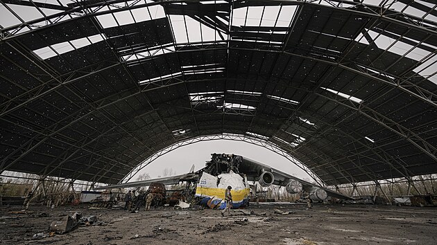 Detail znienho letounu An-225 Mrija (2. dubna 2022)