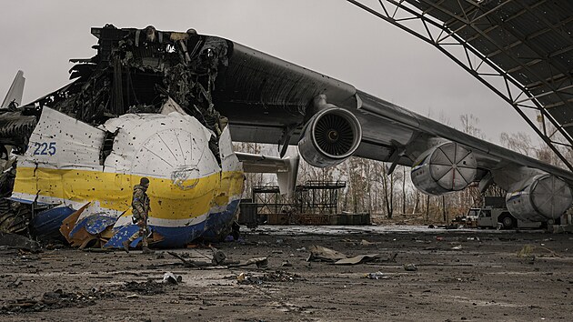 Detail znienho letounu An-225 Mrija (2. dubna 2022)
