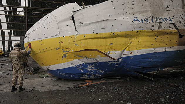 Detail znienho letounu An-225 Mrija (2. dubna 2022)