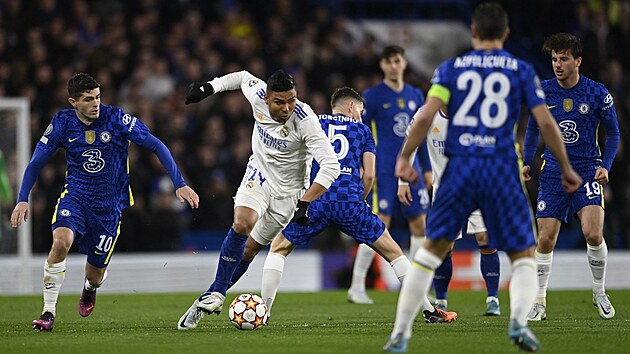 Casemiro (Real Madrid) vede m v utkn Ligy mistr proti Chelsea.