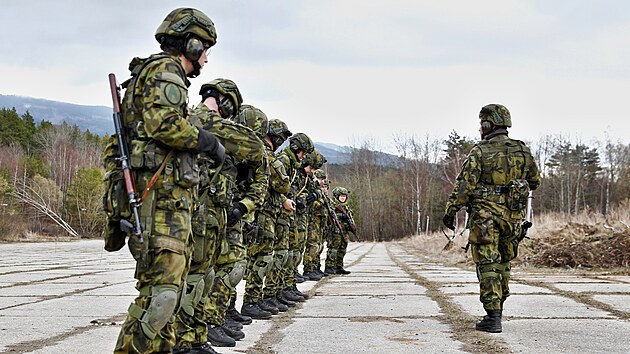 Ve vojenskm vcvikovm prostoru Boletice na eskokrumlovsku tento tden cvi jednotka aktivnch zloh ze Strakonic.