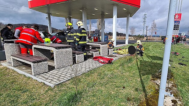 Dopravn� nehoda dvou osobn�ch aut v Mimoni v �itavsk� ulici (9. dubna 2022)