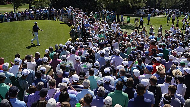 Tiger Woods a dav fanouk bhem trninku v August.