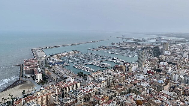 Pohled na Alicante z hradu Santa B�rbara